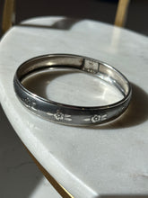 Load image into Gallery viewer, Vintage Floral Sterling Silver Bangle Bracelet
