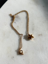 Load image into Gallery viewer, Gold Vermeil Star Necklace 18”
