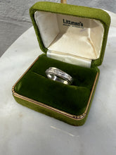 Load image into Gallery viewer, Vintage Sterling Silver Ring Size 8
