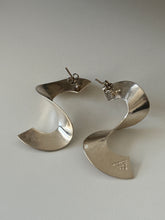 Load image into Gallery viewer, Vintage Solid Sterling Large S Earrings
