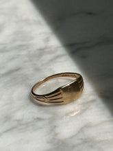 Load image into Gallery viewer, Gold ‘Z’ Initial 10k Gold Signet Ring Size 2.25
