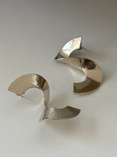 Load image into Gallery viewer, Vintage Solid Sterling Large S Earrings
