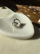 Load image into Gallery viewer, Vintage Sterling Silver Ring Size 6.5
