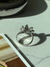 Load image into Gallery viewer, Vintage Sterling Silver Flower Ring Size 5
