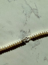 Load image into Gallery viewer, Vintage 10k Gold Pearl Strand Necklace 20”
