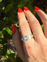 Load image into Gallery viewer, Cross Sterling Silver Ring Size 9
