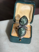 Load image into Gallery viewer, Seraphinite Sterling Silver Ring Size 6
