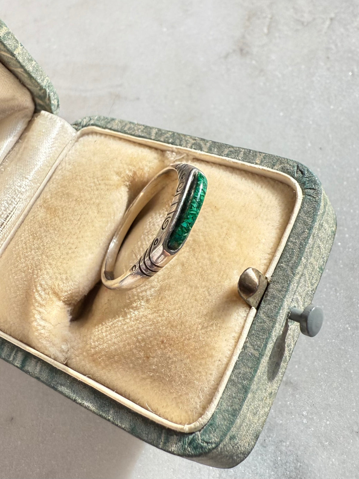 Green Crushed Turquoise Sterling Silver Ring Size 8.25