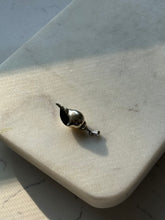 Load image into Gallery viewer, Vintage Shell Sterling Silver Pendant
