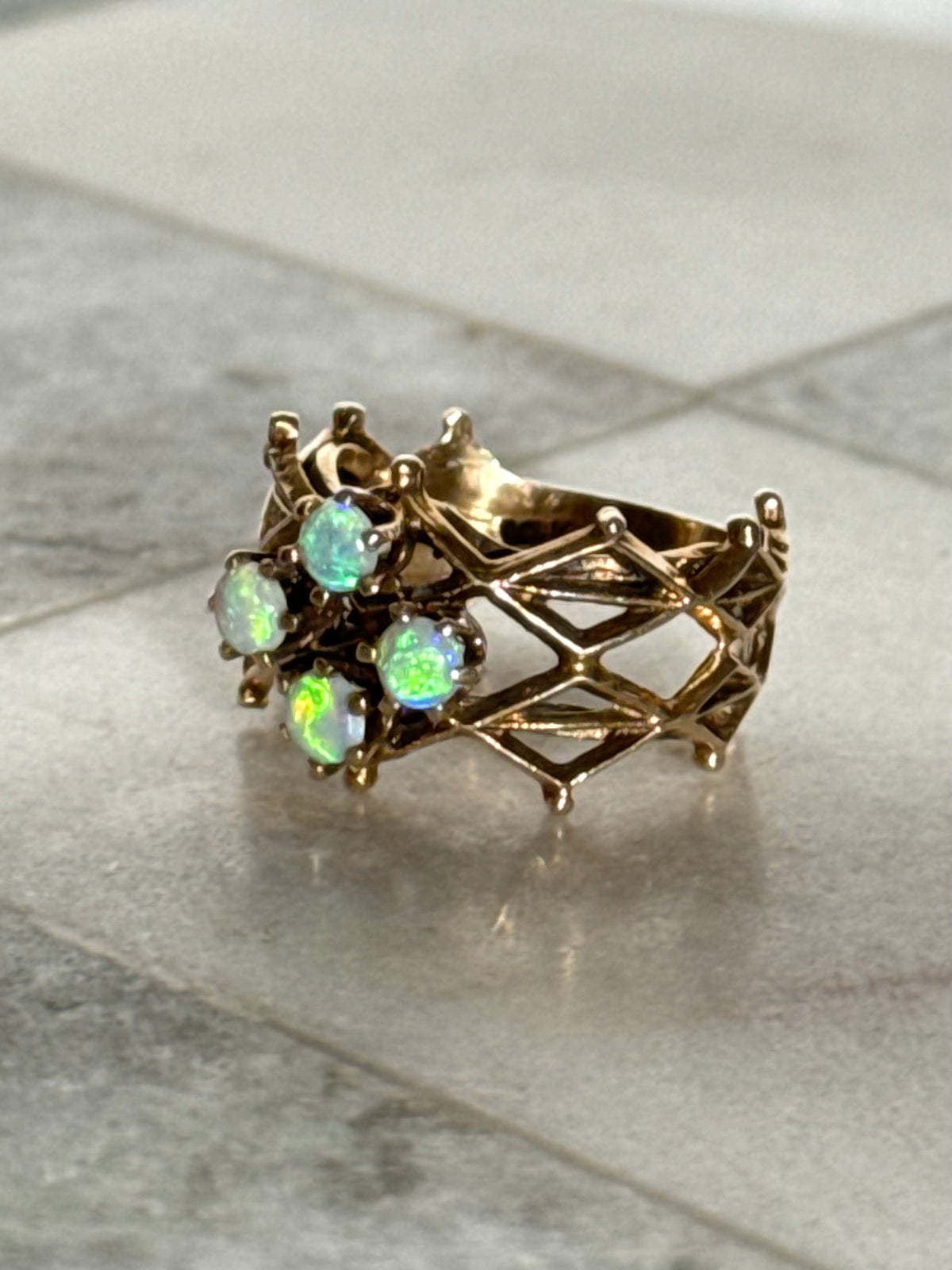 Vintage Solid 14k Gold Opal Ring