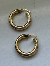 Load image into Gallery viewer, Vintage Italian 14k Yellow Gold Tubular Hoops
