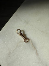 Load image into Gallery viewer, Antique Rosey 9k Gold Dog Clip
