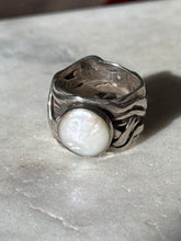 Load image into Gallery viewer, Silpada Mermaid Pearl Sterling Silver Ring Size 8
