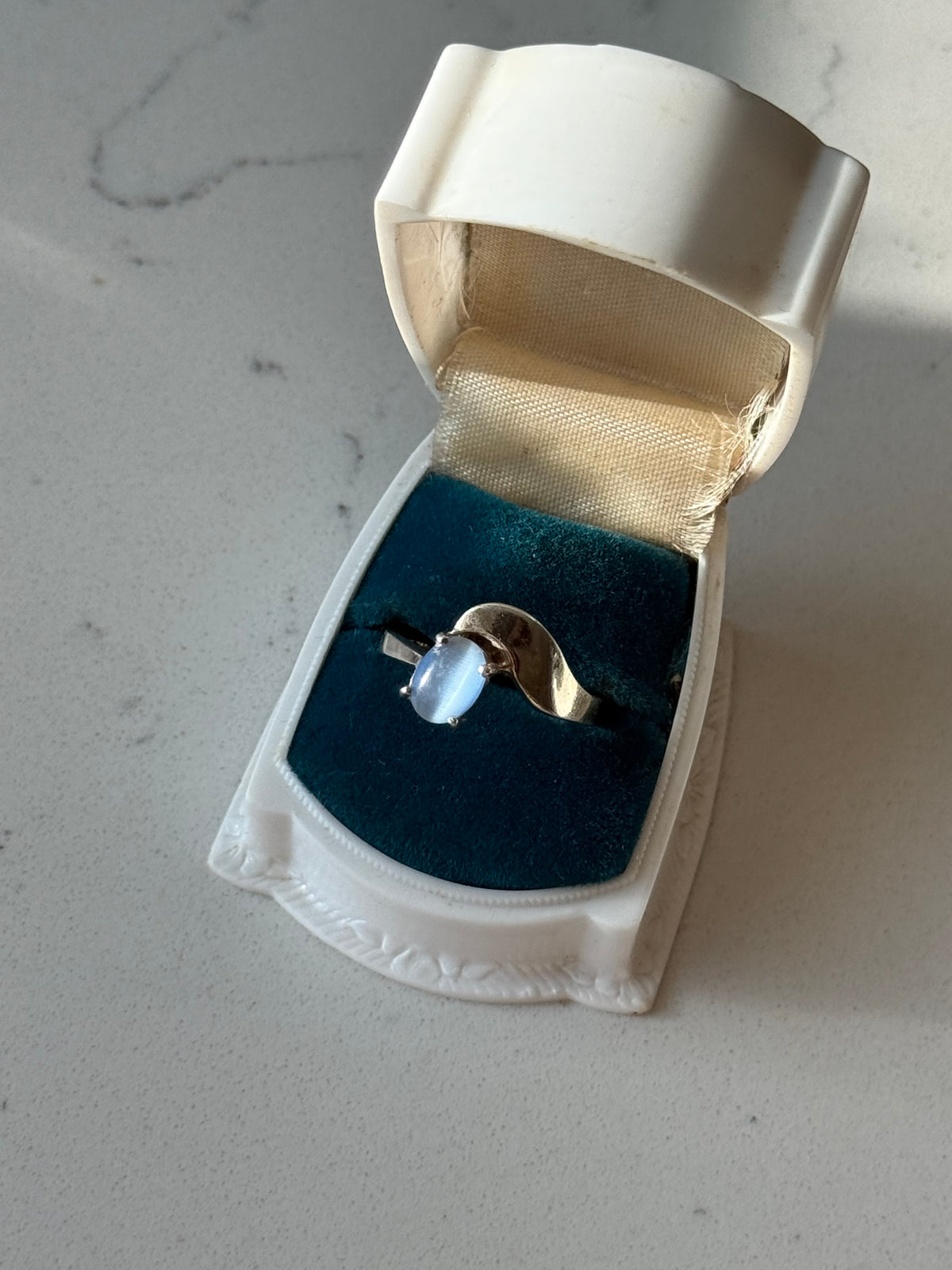 Vintage Blue Cats Eye Sterling Silver Ring Size 8