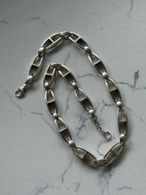 Load image into Gallery viewer, Mariner Link Solid Sterling Chain 15.5”
