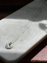 Load image into Gallery viewer, Vintage Sterling Silver Necklace 18”
