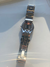 Load image into Gallery viewer, Fendi 3050 L Vintage Stainless Steel Watch
