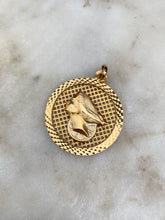 Load image into Gallery viewer, Lady Fortuna Vintage 18k Gold Pendant
