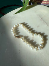 Load image into Gallery viewer, Vintage Pearl 10k Gold Bracelet 7”
