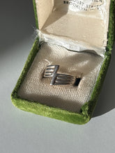 Load image into Gallery viewer, Vintage Sterling Silver Ring Size 6.5
