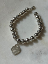 Load image into Gallery viewer, Tiffany &amp; Co. Heart Tag Ball Bracelet 7”
