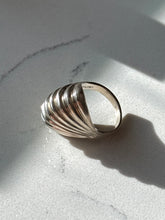 Load image into Gallery viewer, Vintage Ribbed Sterling Silver Ring Size 7.25
