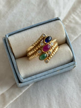 Load image into Gallery viewer, Vintage Cabochon 18k Yellow Gold Ring Size 7
