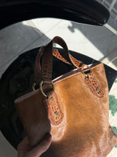 Load image into Gallery viewer, Italian Brown Cowhide Purse
