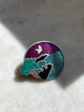 Load image into Gallery viewer, Vintage Enamel Brooch
