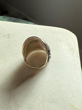 Load image into Gallery viewer, Vintage Sterling Silver Ring Size 7

