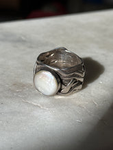 Load image into Gallery viewer, Silpada Mermaid Pearl Sterling Silver Ring Size 8
