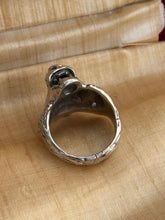 Load image into Gallery viewer, Vintage Lion Sterling Silver Ring Size 9
