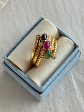 Load image into Gallery viewer, Vintage Cabochon 18k Yellow Gold Ring Size 7
