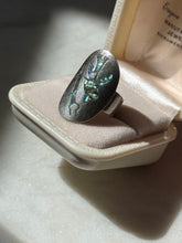 Load image into Gallery viewer, Vintage Abalone Inlay Bird Sterling Silver Ring Size 6.25
