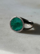 Load image into Gallery viewer, Vintage Circle Malachite Sterling Ring Size 8
