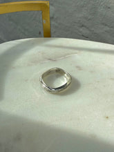 Load image into Gallery viewer, Vintage Sterling Silver Ring Size 8
