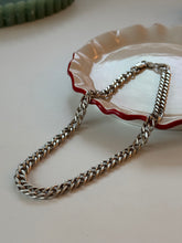 Load image into Gallery viewer, Vintage Double Curb Link Sterling Silver Chain 15.5”
