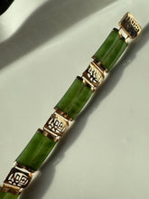 Load image into Gallery viewer, Vintage Green Jade &amp; 14k Yellow Gold Bracelet 7”
