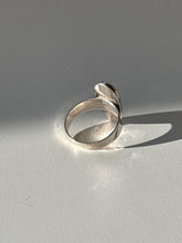 Load image into Gallery viewer, Vintage Turquoise Sterling Silver Ring Size 5
