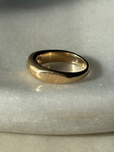 Load image into Gallery viewer, Vintage Solid 14k Yellow Gold Flush Set Tanzanite Ring Size 6
