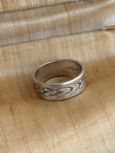 Load image into Gallery viewer, Etched Heart Sterling Silver Band Size 5
