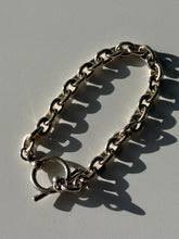 Load image into Gallery viewer, Vintage Cable Link Solid Sterling Silver Toggle Clasp Bracelet 7.25”
