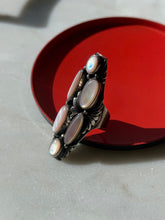 Load image into Gallery viewer, Vintage Mother of Pearl Sterling Silver Ring Size 7
