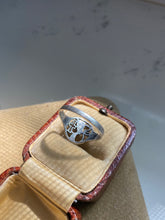 Load image into Gallery viewer, Vintage Sterling Silver Ring
