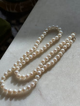 Load image into Gallery viewer, Vintage Pearl 14k Gold Necklace 17.5”
