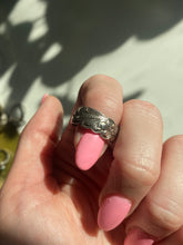 Load image into Gallery viewer, Sterling Silver Engraved Vintage Floral Ring
