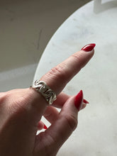 Load image into Gallery viewer, Interlocking Curb Link Chunky Sterling Silver Ring Size 7.5
