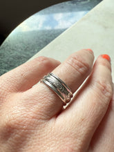 Load image into Gallery viewer, Vintage Engraved Sterling Silver Solid Band Size 7
