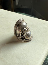 Load image into Gallery viewer, Vintage Sterling Silver Ring Size 7
