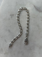 Load image into Gallery viewer, Vintage Sterling Silver Bracelet 7.75”
